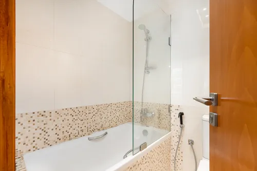 2 Bedrooms Apartment in Dorra Bay