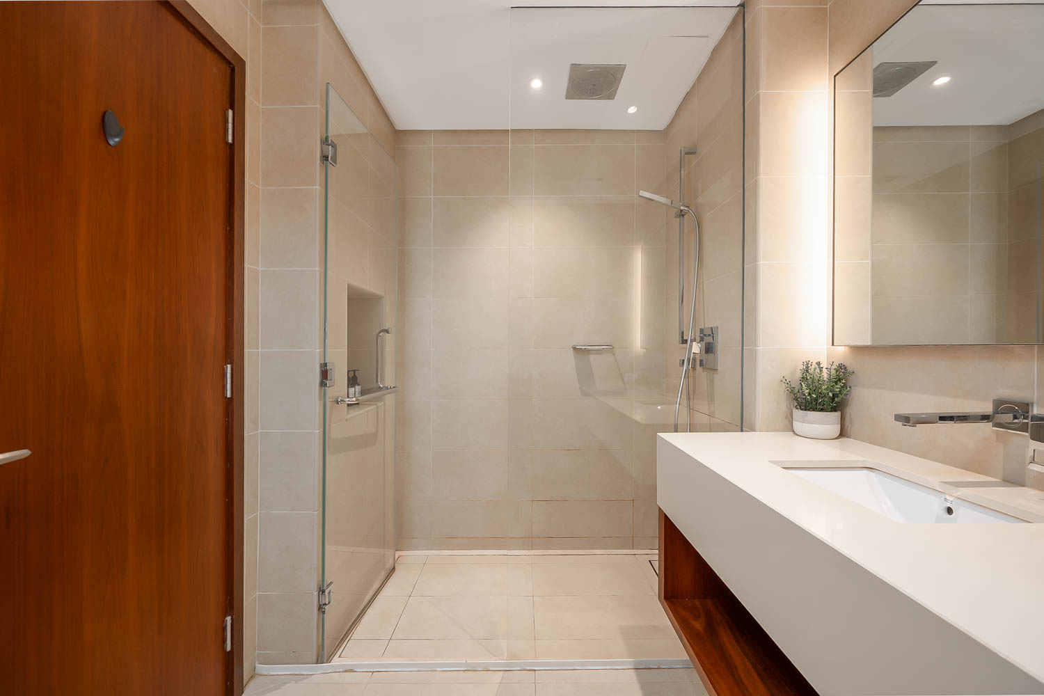 2 Bedrooms Apartment in Marina Gate 1