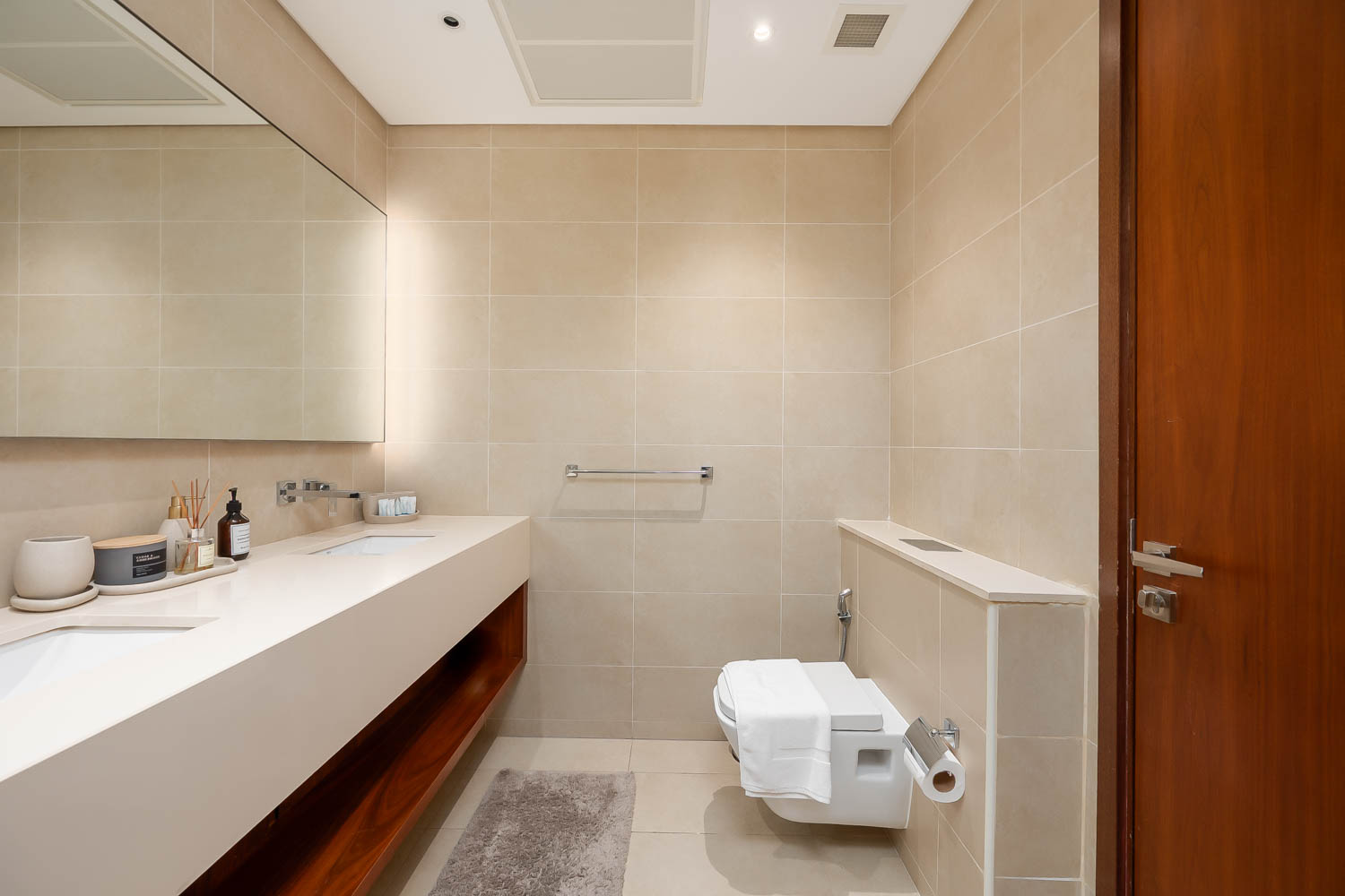 2 Bedrooms Apartment in Marina Gate 1