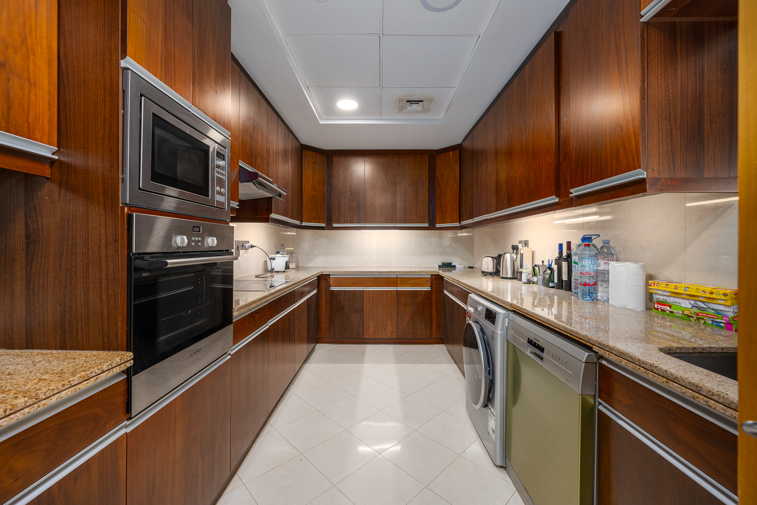 2 Bedrooms Apartment in Trident Bayside