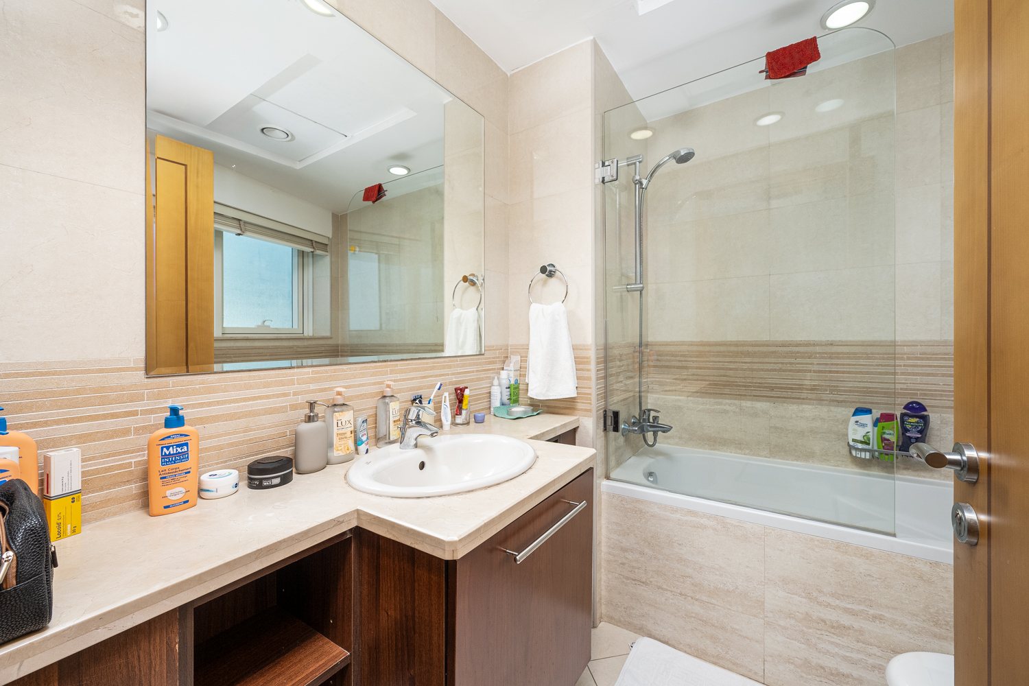 2 Bedrooms Apartment in Trident Bayside