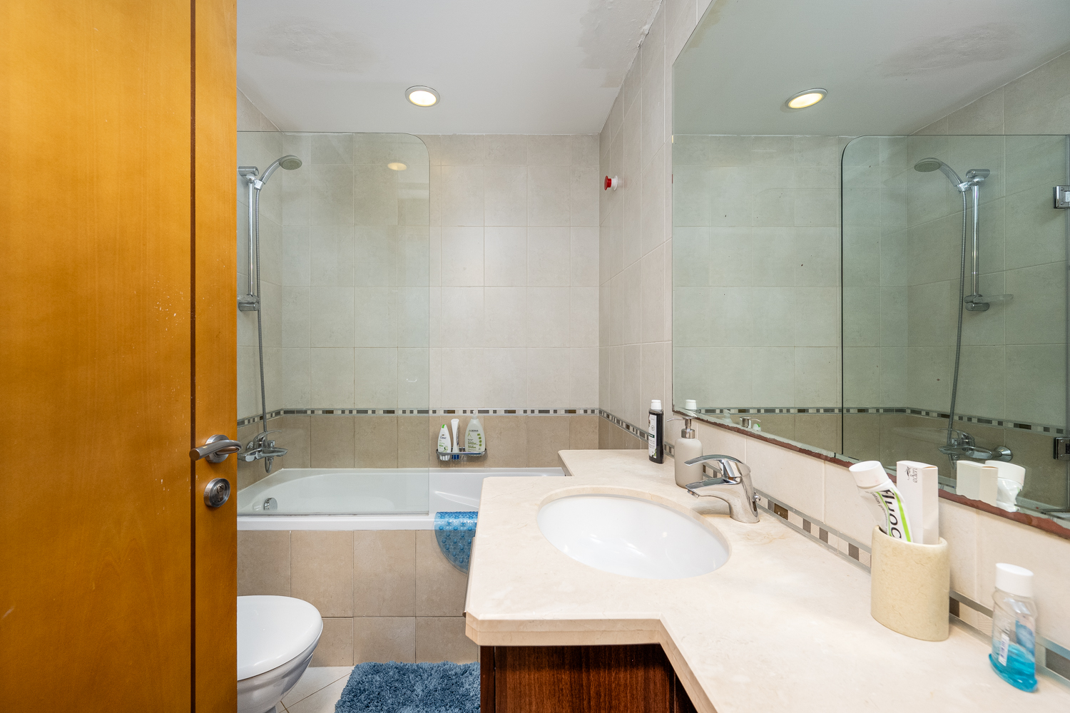 2 Bedrooms Apartment in Trident Bayside