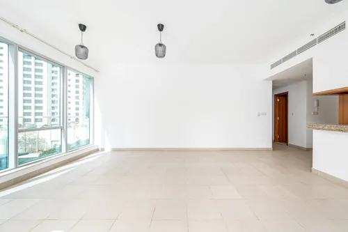 2 Bedrooms Apartment in Shemara Tower