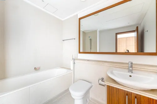 2 Bedrooms Apartment in Shemara Tower