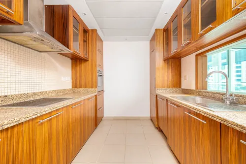 2 Bedrooms Apartment in Shemara Tower