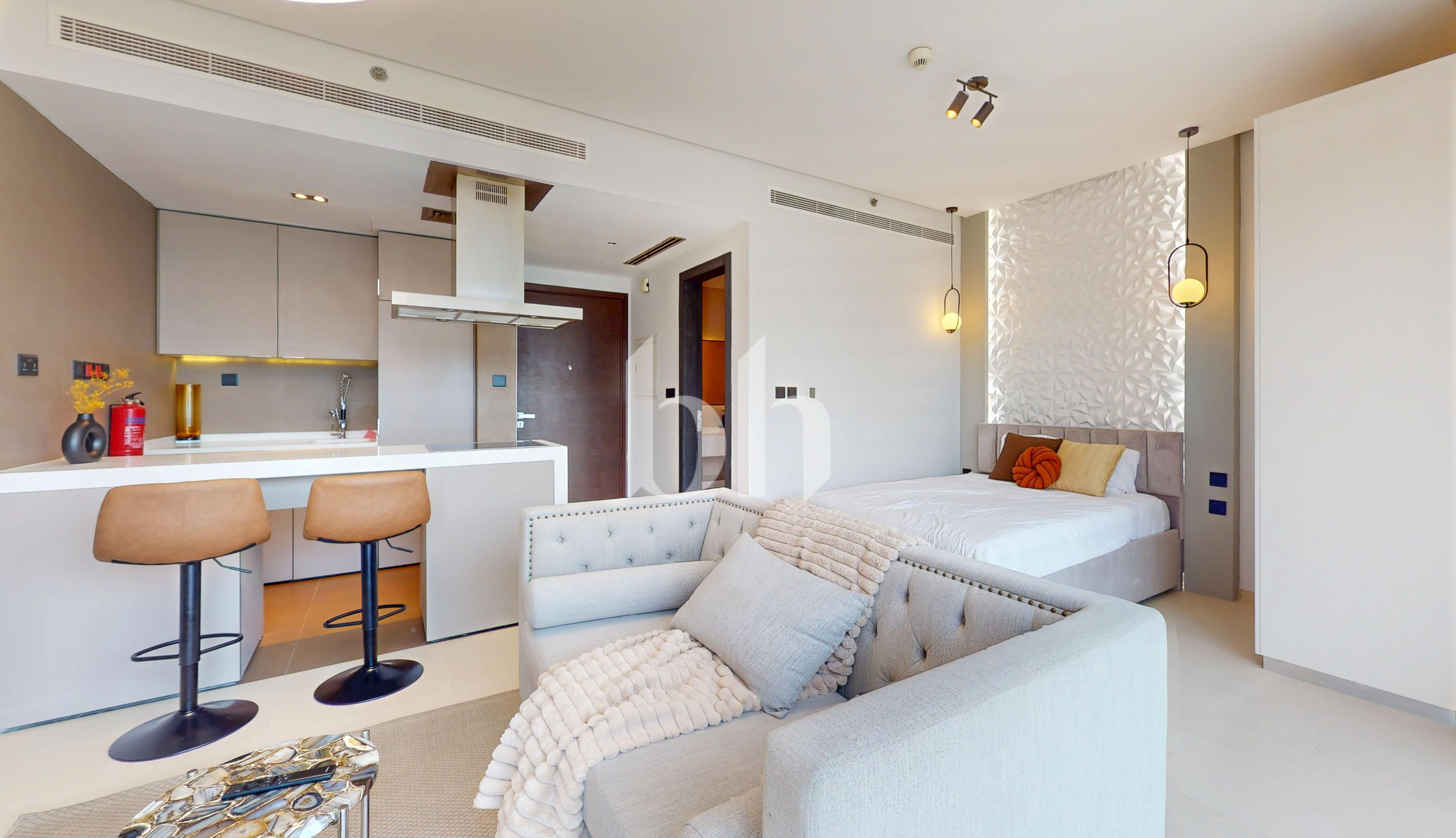  Apartment in West Avenue Tower