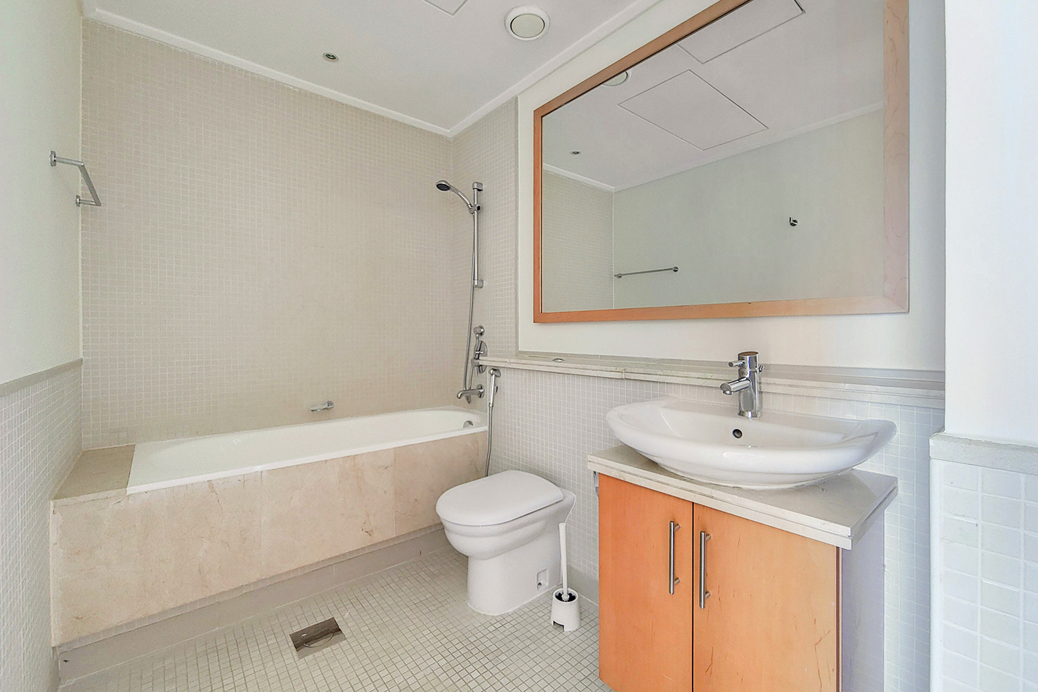 2 Bedrooms Apartment in Paloma Tower