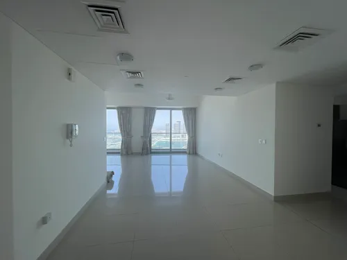 3 Bedrooms Apartment in Ocean Heights