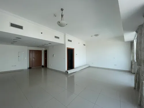 3 Bedrooms Apartment in Ocean Heights