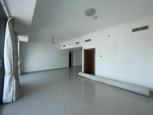 3 Bedrooms Apartment in Ocean Heights