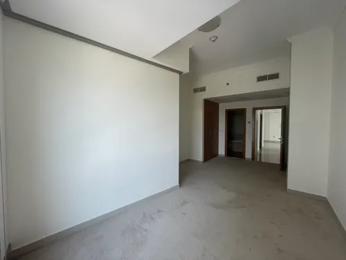 3 Bedrooms Apartment in Ocean Heights