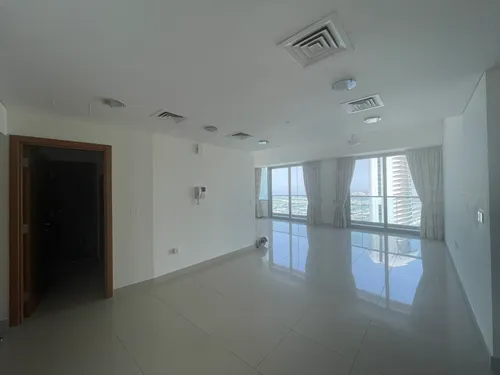 3 Bedrooms Apartment in Ocean Heights