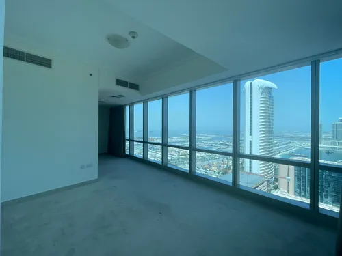 3 Bedrooms Apartment in Ocean Heights