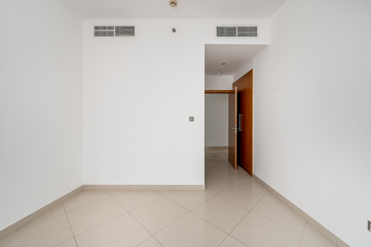 2 Bedrooms Apartment in Trident Grand Residence