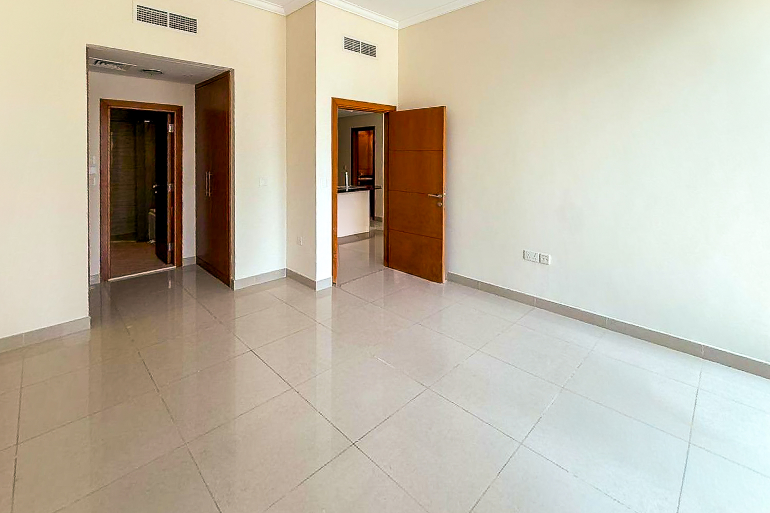 1 Bedroom Apartment in Ocean Heights