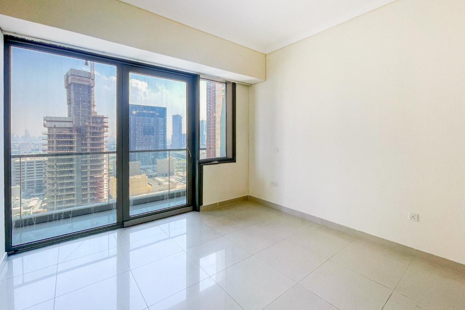 1 Bedroom Apartment in Ocean Heights