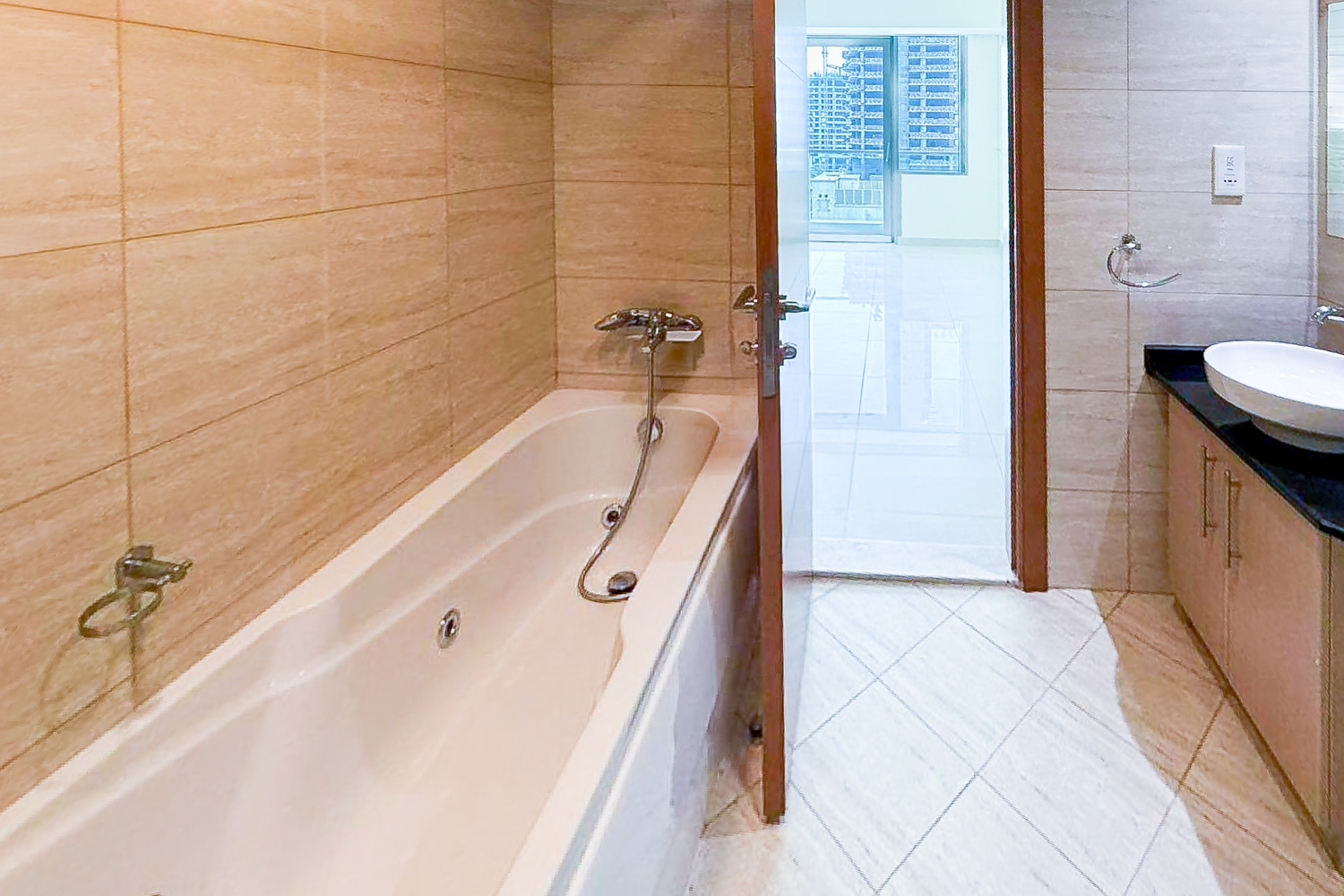 1 Bedroom Apartment in Ocean Heights