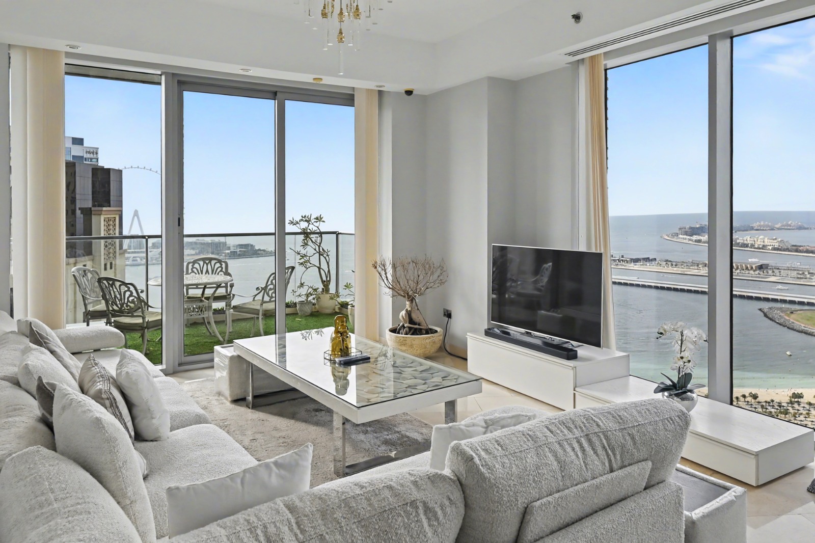 3 Bedroom Apartment in Trident Grand Residence