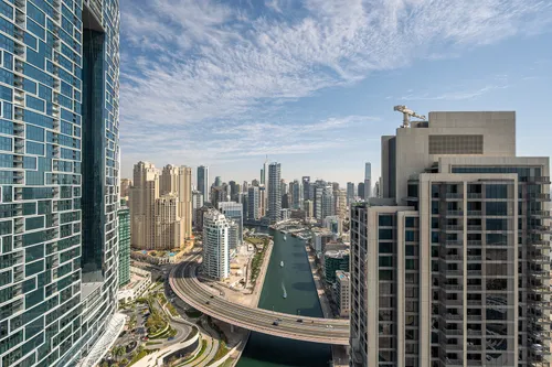 3 Bedrooms Apartment in 5242 Tower 1