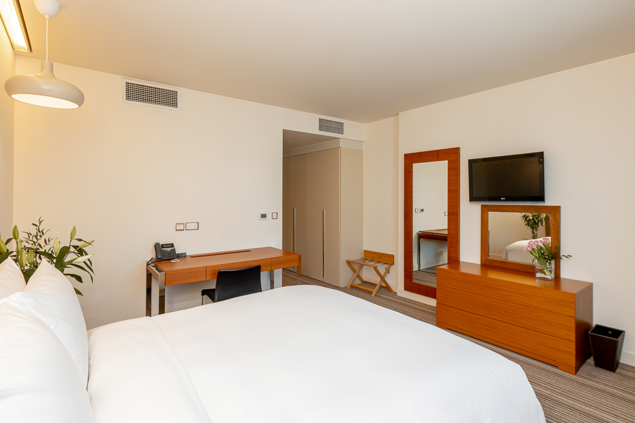 2 Bedrooms Hotel Apartment in The Radisson Blu Residence Dubai Marina