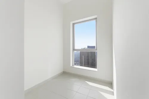 5 Bedrooms Apartment in Bay Central West