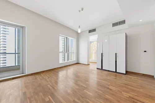 5 Bedrooms Apartment in Bay Central West