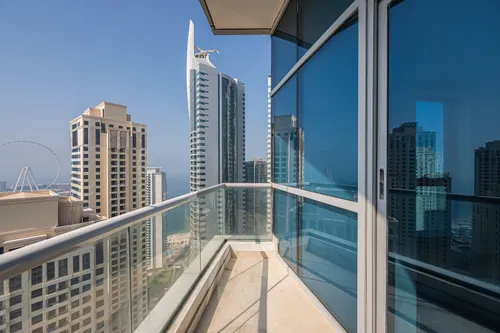 5 Bedrooms Apartment in Bay Central West