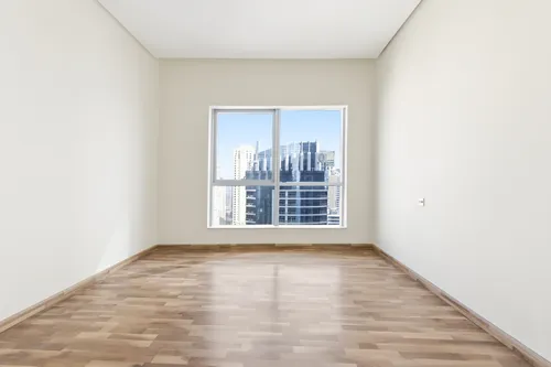 5 Bedrooms Apartment in Bay Central West