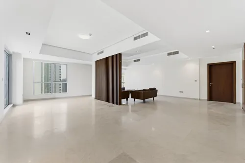 5 Bedrooms Apartment in Bay Central West