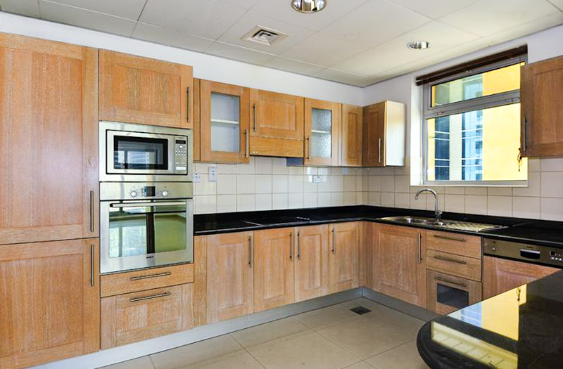 2 Bedrooms Apartment in Westside Marina