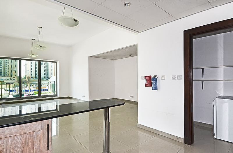 2 Bedrooms Apartment in Westside Marina