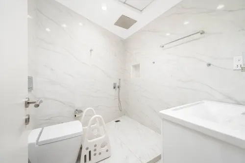 2 Bedrooms Apartment in Marina Wharf 1