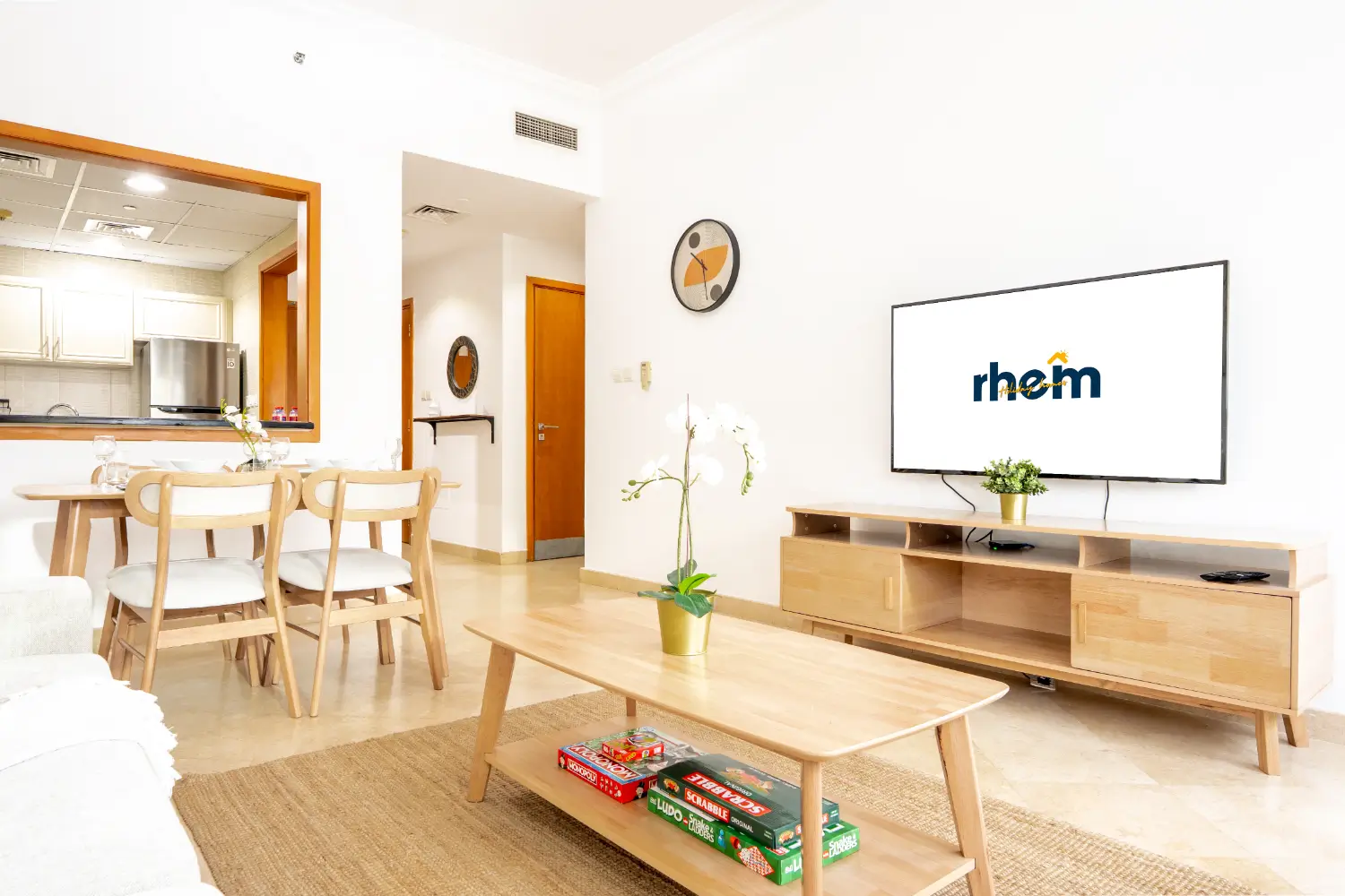 2 Bedrooms Apartment in Dorra Bay