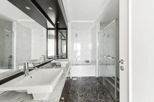 3 Bedrooms Apartment in The Torch