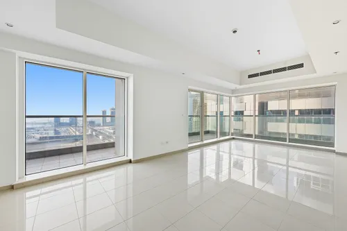 3 Bedrooms Apartment in Emirates Crown