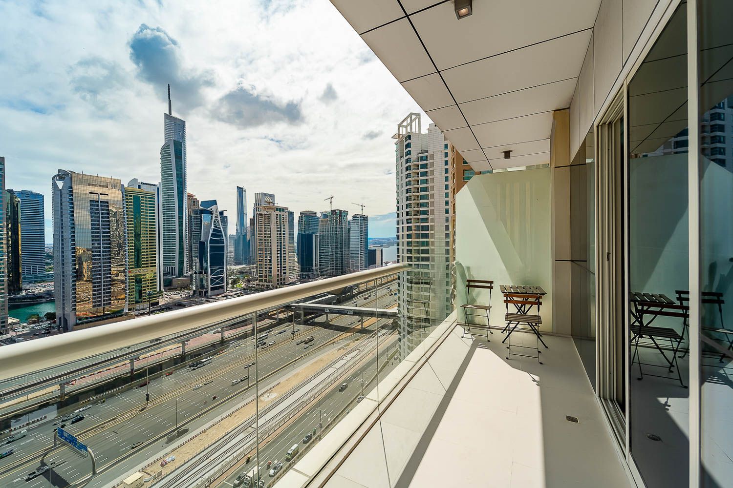 1 Bedroom Apartment in West Avenue Tower