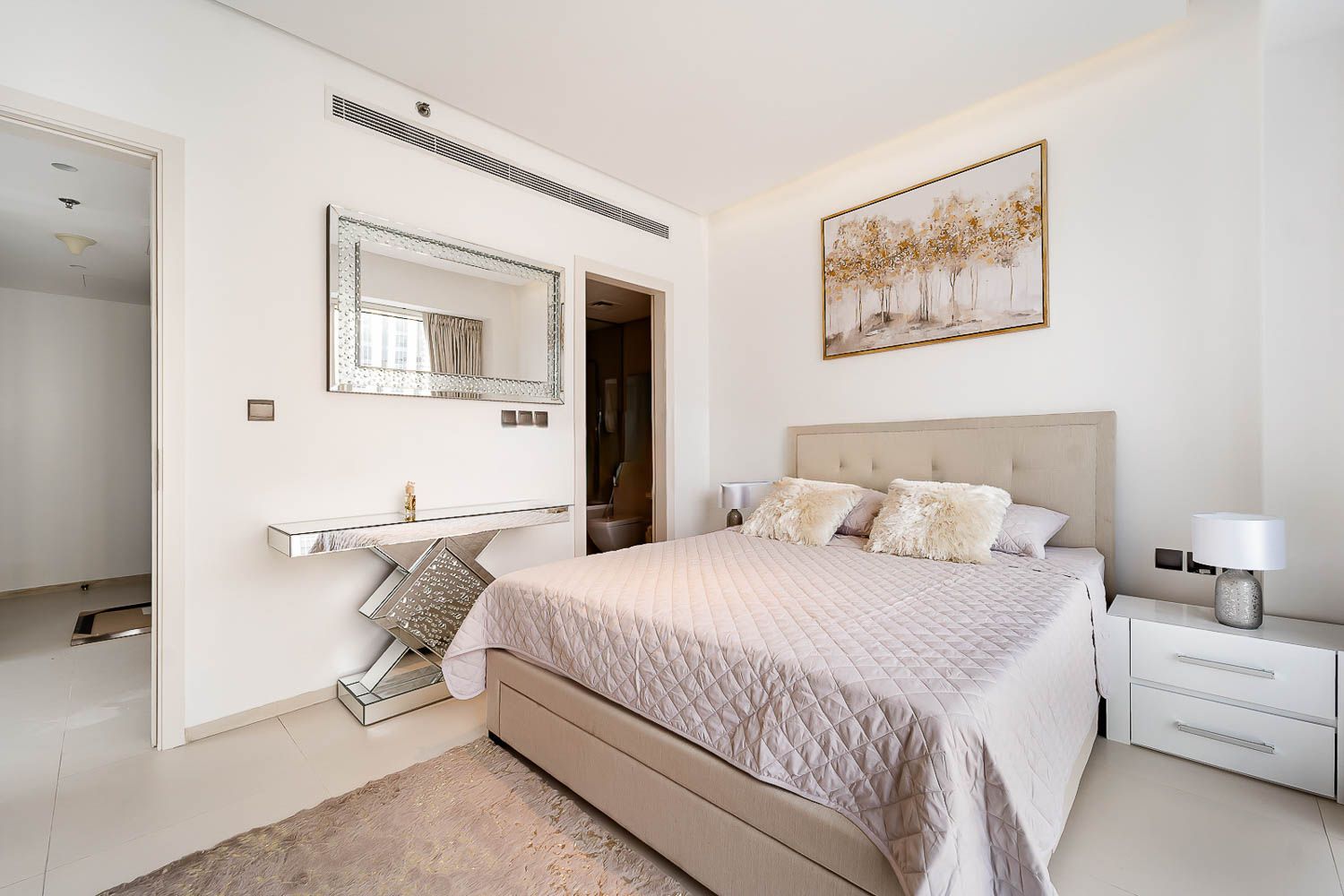 1 Bedroom Apartment in West Avenue Tower