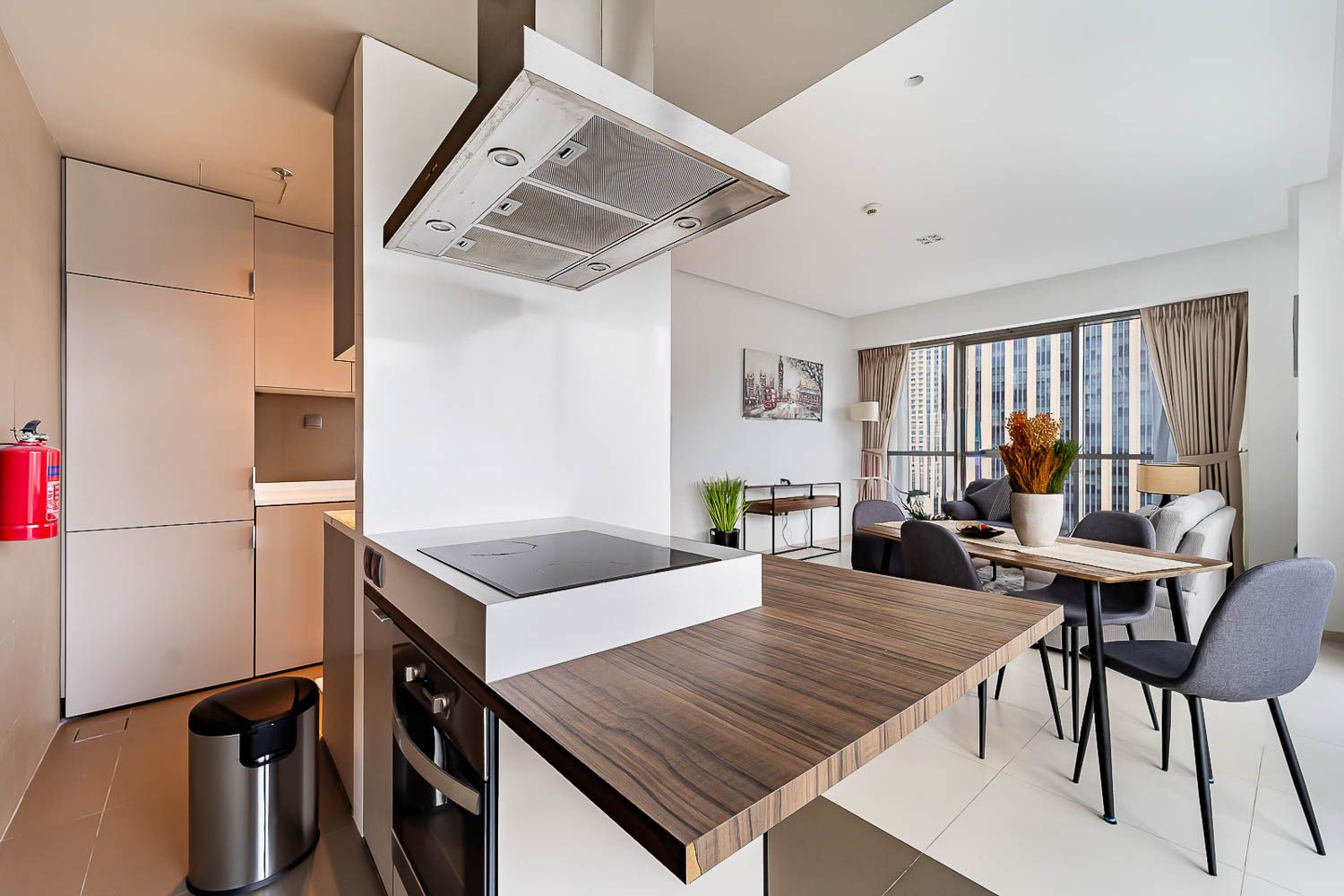 1 Bedroom Apartment in West Avenue Tower