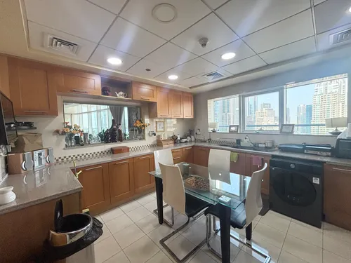 4 Bedrooms Penthouse in Marinascape Avant