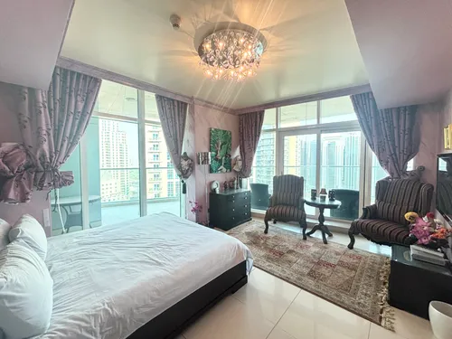 4 Bedrooms Penthouse in Marinascape Avant