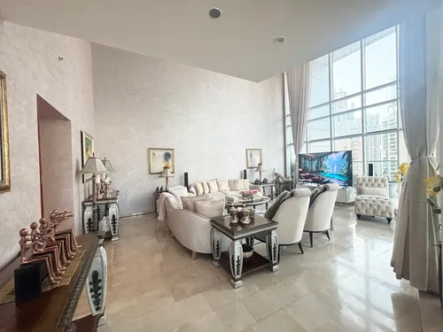 4 Bedrooms Penthouse in Marinascape Avant