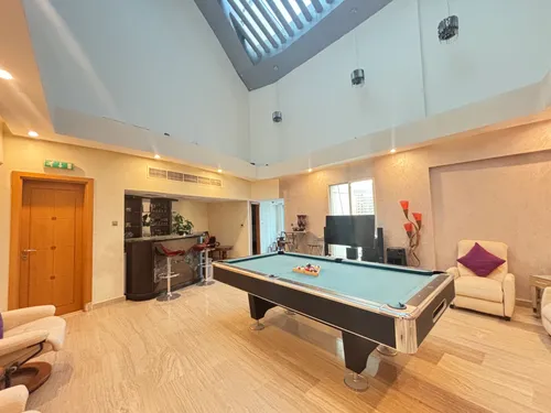 4 Bedrooms Penthouse in Marinascape Avant