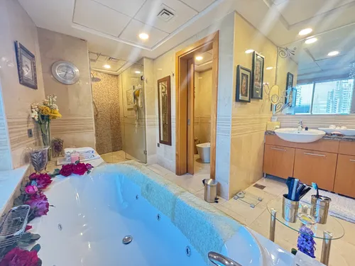 4 Bedrooms Penthouse in Marinascape Avant