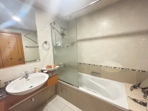 4 Bedrooms Penthouse in Marinascape Avant