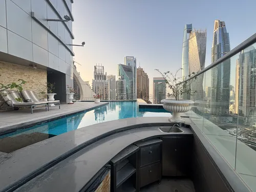 4 Bedrooms Penthouse in Marinascape Avant