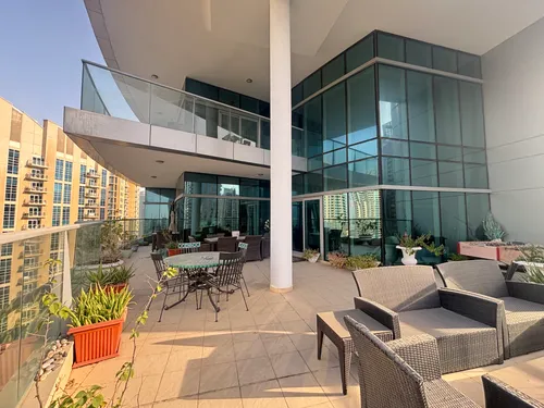 4 Bedrooms Penthouse in Marinascape Avant