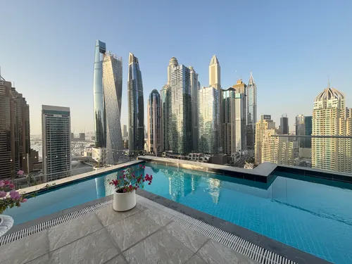 4 Bedrooms Penthouse in Marinascape Avant