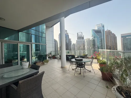 4 Bedrooms Penthouse in Marinascape Avant