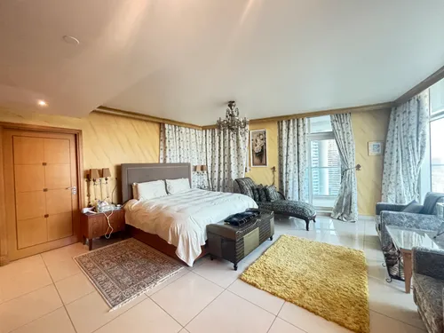 4 Bedrooms Penthouse in Marinascape Avant