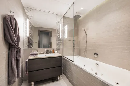 3 Bedrooms Apartment in Trident Grand Residence